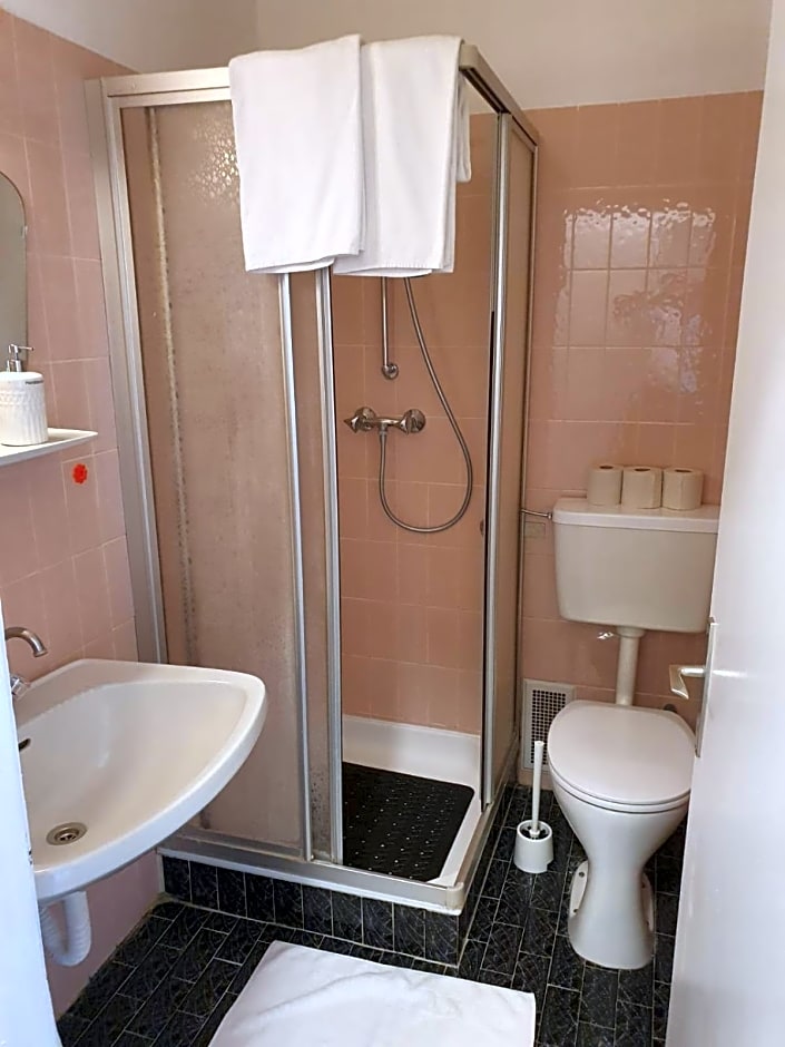 Pension Waldhof am Stubenbergsee
