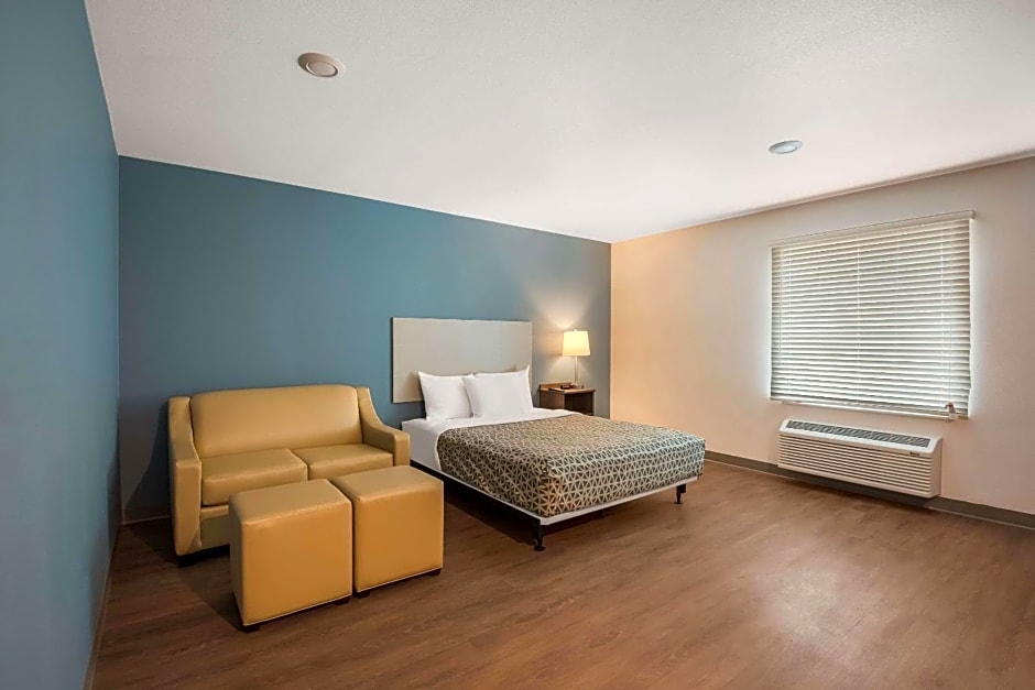 WoodSpring Suites Bellflower - Los Angeles