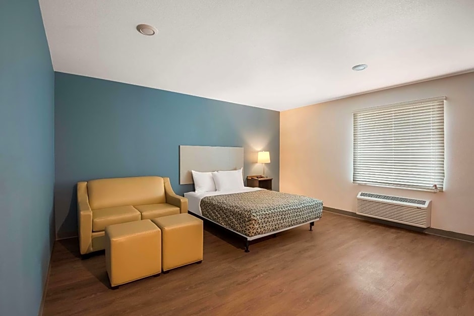 WoodSpring Suites Bellflower - Los Angeles