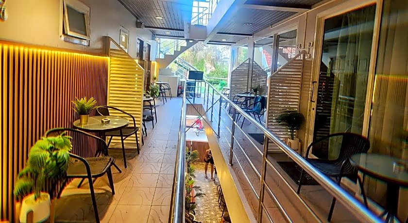 Chilli Hotel & Restaurant