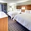 DoubleTree By Hilton Milwaukee Downtown