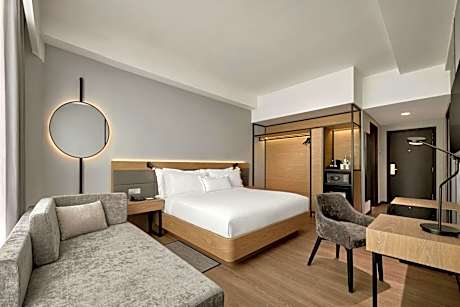 Prime Deluxe King Room with Sofa Bed