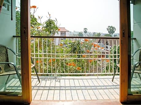 Classic Triple Room with Balcony