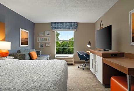 1 King Mobility Access With Tub Nonsmoking Microwv/fridge/hdtv/work Area Free Wi-fi/hot Breakfast In