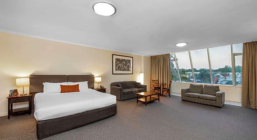 Comfort Hotel Adelaide Meridien