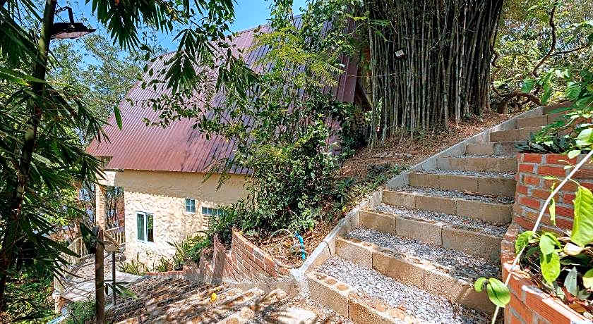 Baandin Chiewlarn Resort