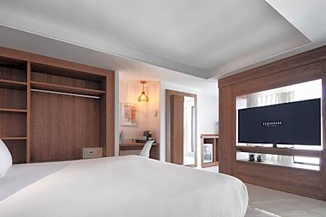 Junior Suite with Outdoor Jacuzzi