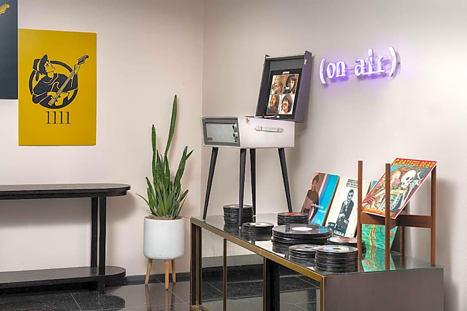 The Troubadour Hotel New Orleans