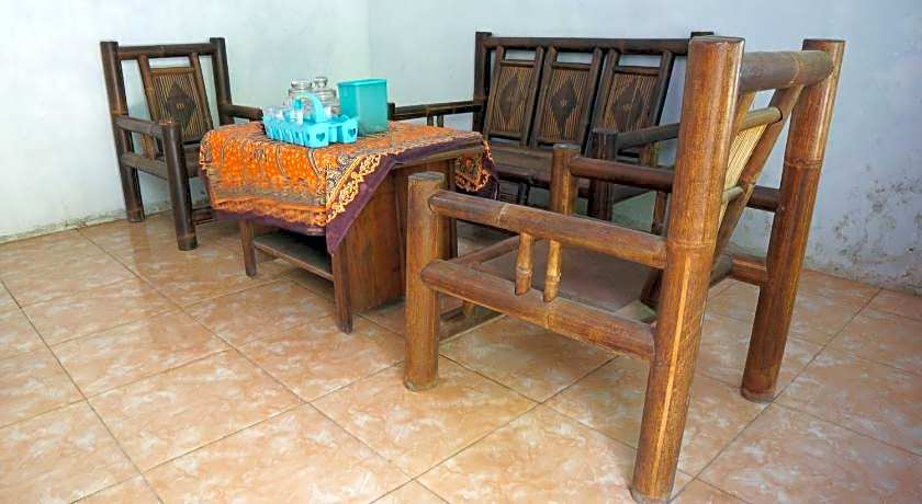 Hotel O Homestay Srikandi Pulau Merah BeachNearPantai Pancer