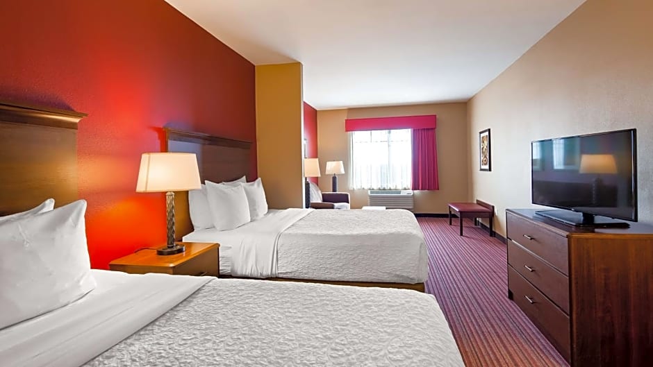 Best Western Plus Hudson Hotel & Suites