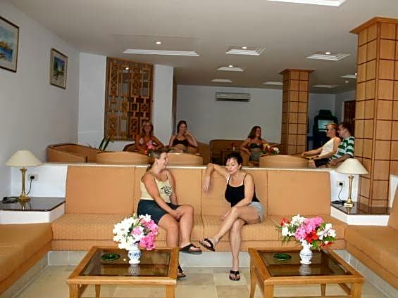 Emira Hotel