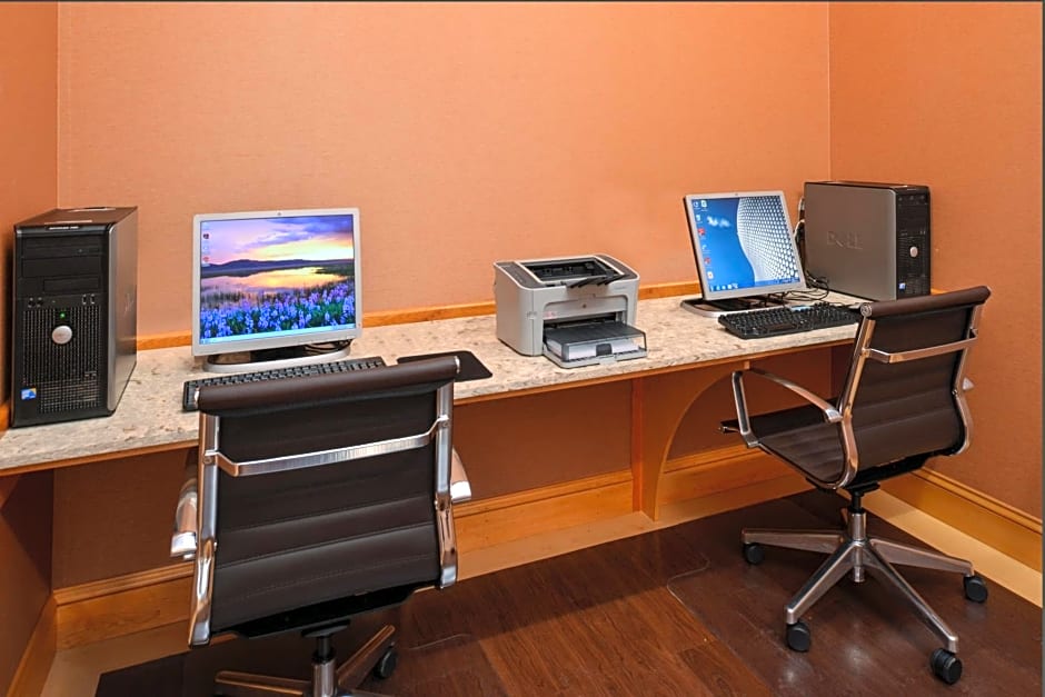 Holiday Inn Express Breezewood By IHG