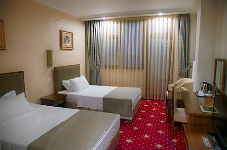 Twin Room with Balcony and Sea View