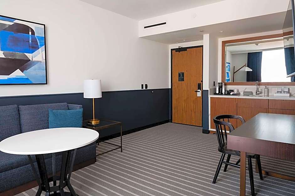 Cambria Hotel Boston Somerville