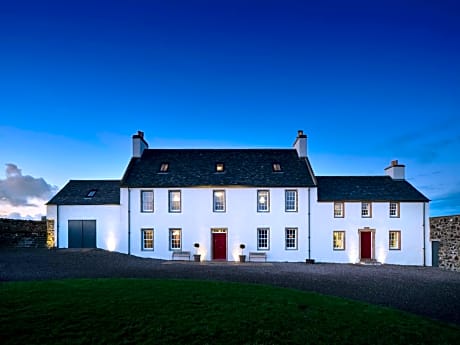 Monkstadt 1745 Restaurant with Rooms