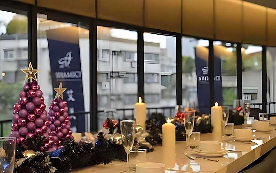 Amici Hotel Six Star Hostel