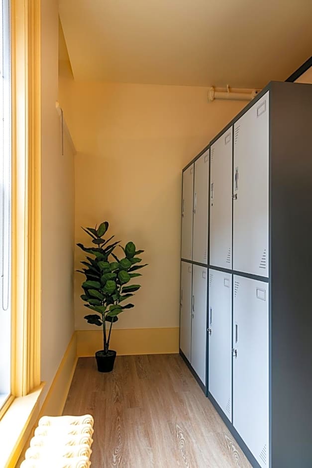 Auberge Jeunesse QBEDS Hostel