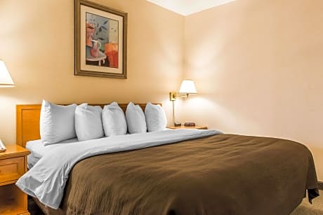 Queen Room - Accessible/Non-Smoking