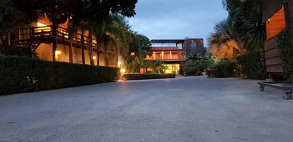 Water Park Hotel Kanchanaburi