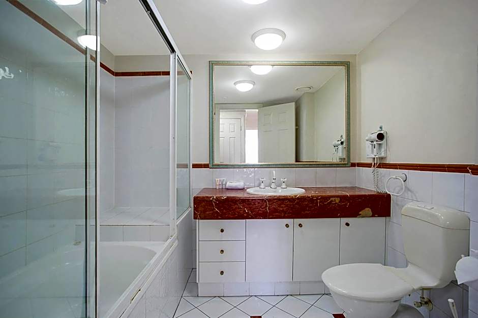 BreakFree Moroccan Surfers Paradise