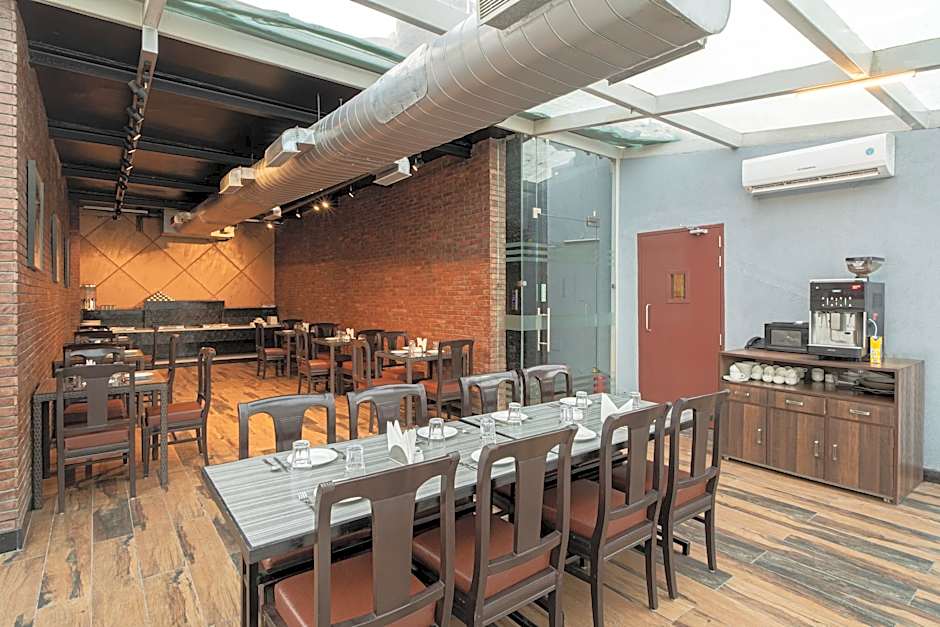 The Suncourt Hotel Yatri