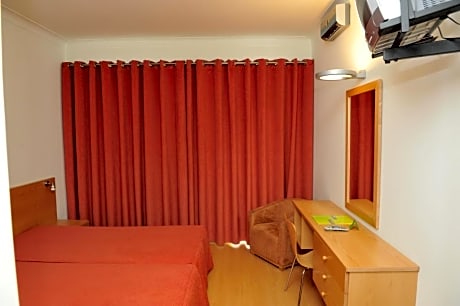 DOUBLE OR TWIN LAND VIEW