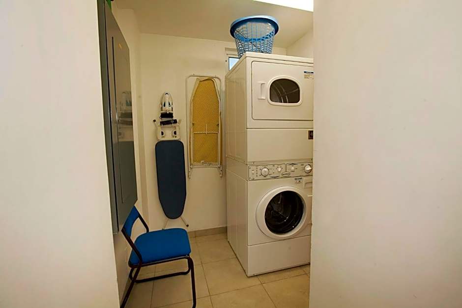 One Saltillo Derramadero