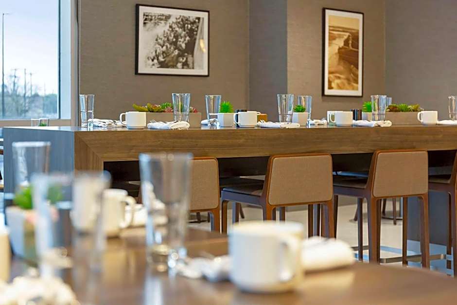 Cambria Hotel Niagara Falls