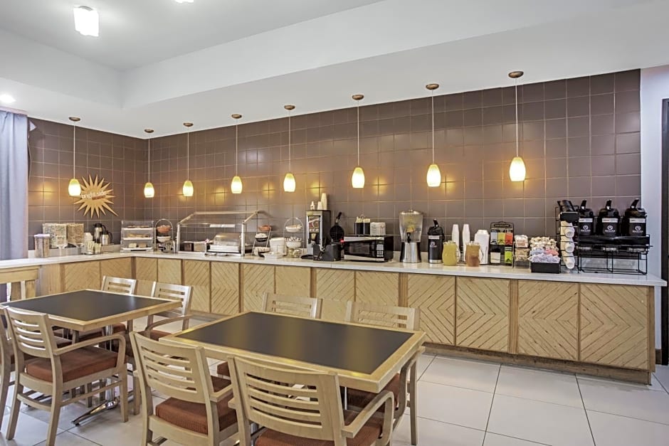 La Quinta Inn & Suites by Wyndham Austin NW/Lakeline Mall