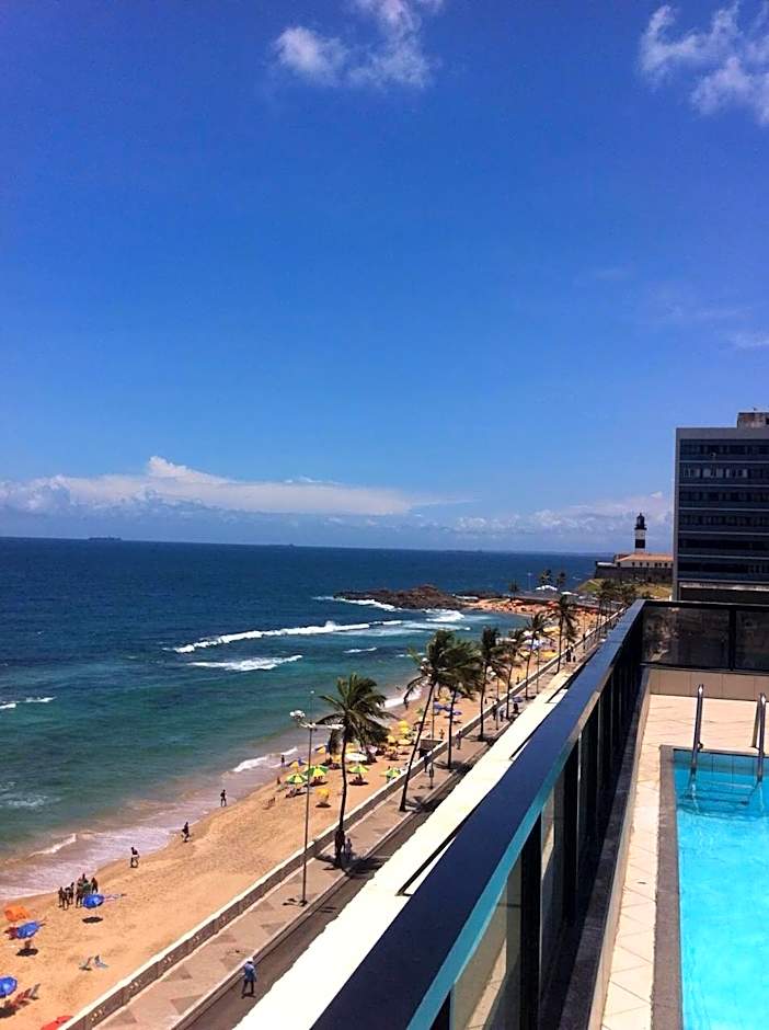 Flat Vista Mar Frente ou Lateral na Barra em Salvador