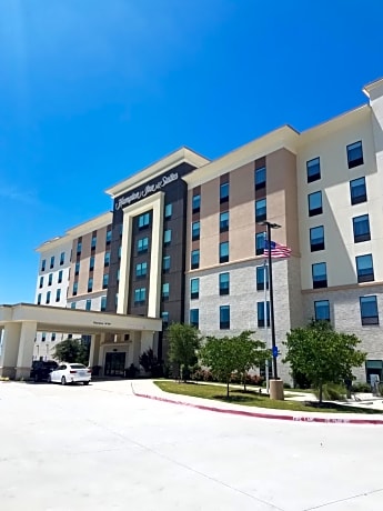 Hampton Inn & Suites Dallas-The Colony