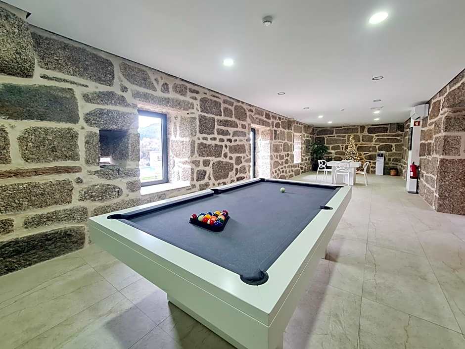 Casa d'Henrique Retreat Pool and Spa