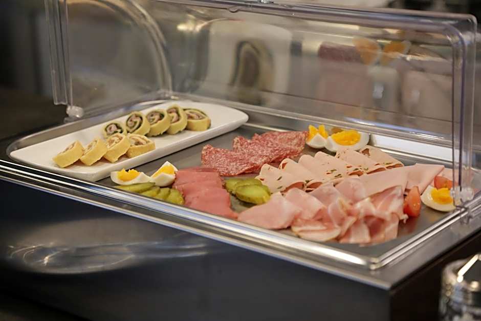 Hotel B&B Stossplatz anytime and easy self Check-in