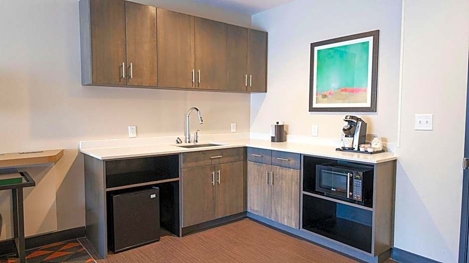 Holiday Inn & Suites Philadelphia W - Drexel Hill by IHG