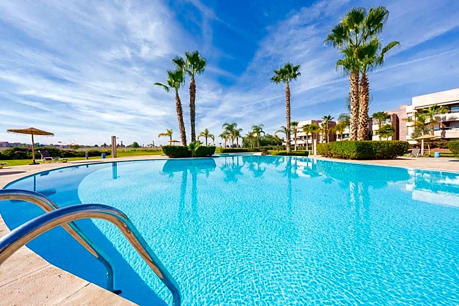 Relax Front Of Pool-Garden-Fibre