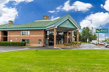 Quality Inn & Suites Hawkesbury