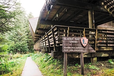 Glacier Bay Lodge