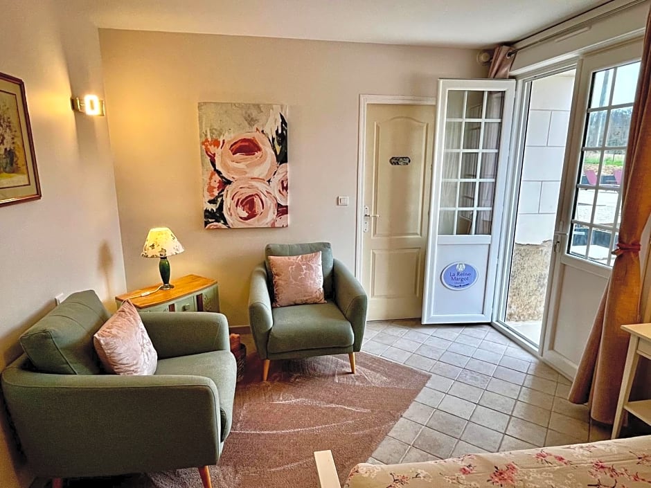 Sans Souci Bed and Breakfast Luxe Heated Pool and Restaurant