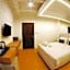 Forty Winks Phuket Hotel