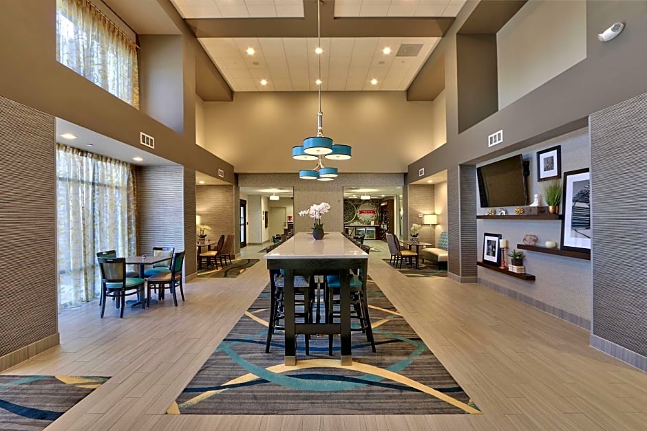 Hampton Inn By Hilton & Suites Albuquerque Airport