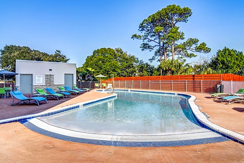 Holiday Inn Express - Fort Walton Beach Central by IHG