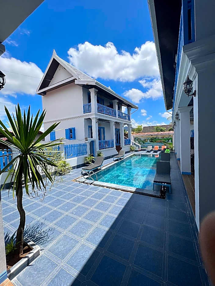 Sadakham Royal View Hotel