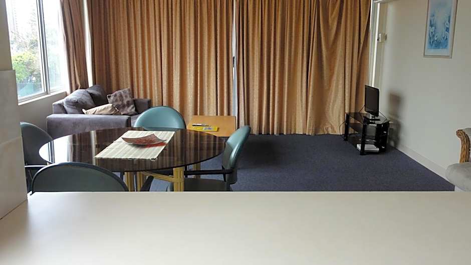 Quarterdeck Apartments