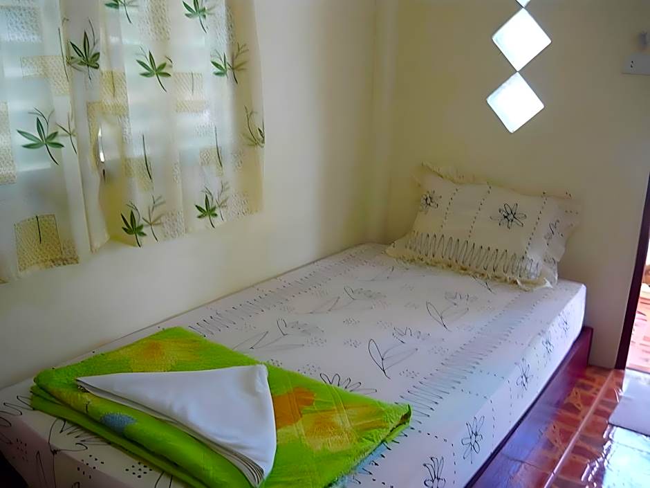 Day Night Bungalow & Bar