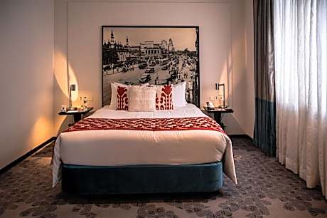 The Residence with In room check In, Welcome drinks on arrival, Happy Hours from 1830 hrs to 2030 hrs at The Residence Lounge, 2pcs ironing complimentary, One way transfer included, One hour business center usage included (prior intimation needed)