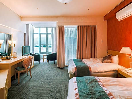 Deluxe Twin Room with Sea View