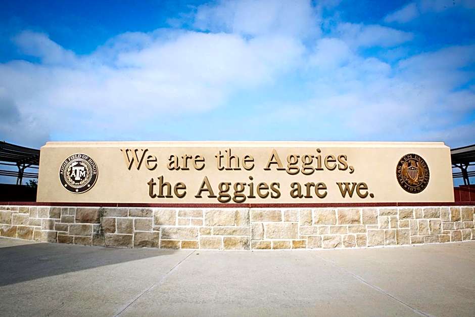 Holiday Inn Express & Suites Bryan - College Station By IHG