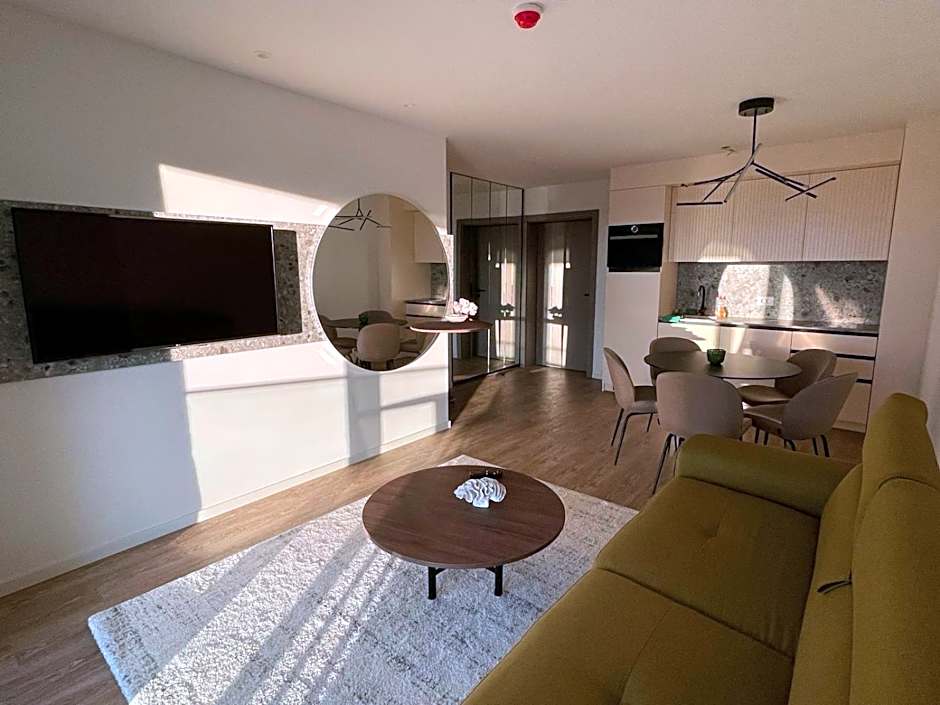 Uzelac Apartment - Pool & Sea View in Makarska