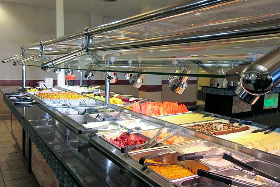 Clarion Hotel & Suites Williston