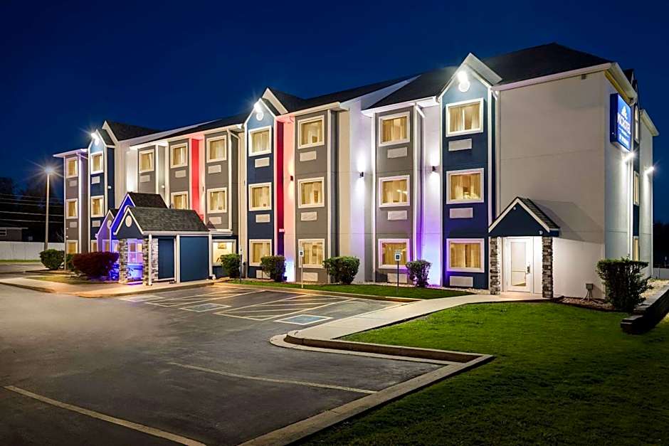 Microtel Inn & Suites by Wyndham Tulsa  Catoosa/Route 66
